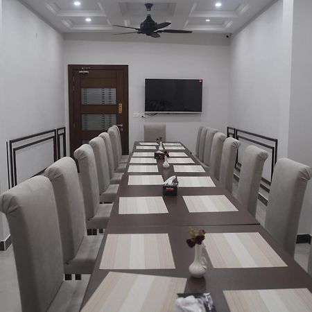 Swarg Hotel Sahiwal Kültér fotó