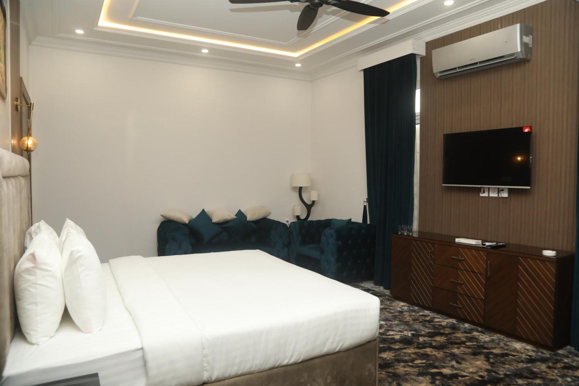 Swarg Hotel Sahiwal Kültér fotó