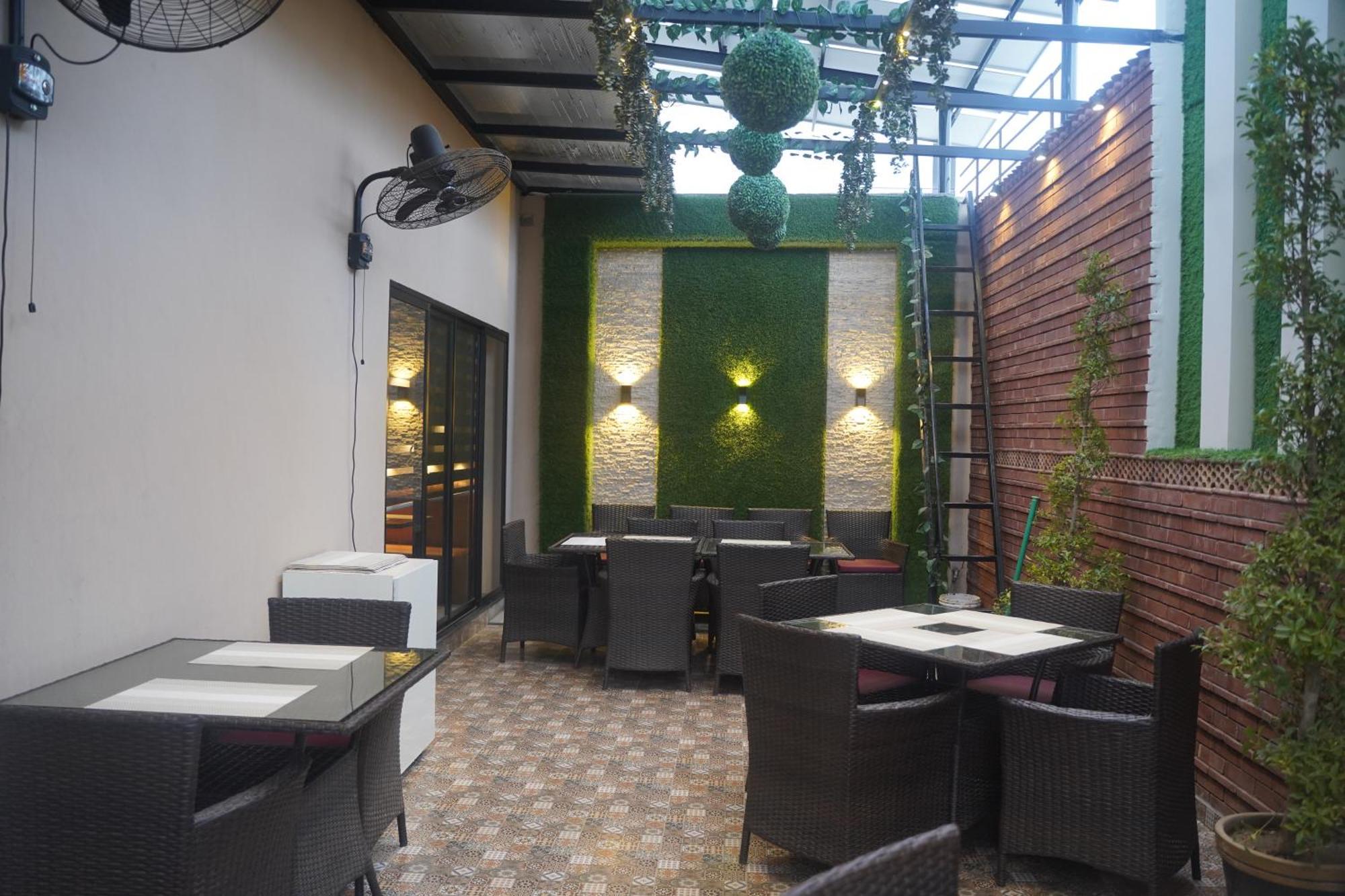 Swarg Hotel Sahiwal Kültér fotó