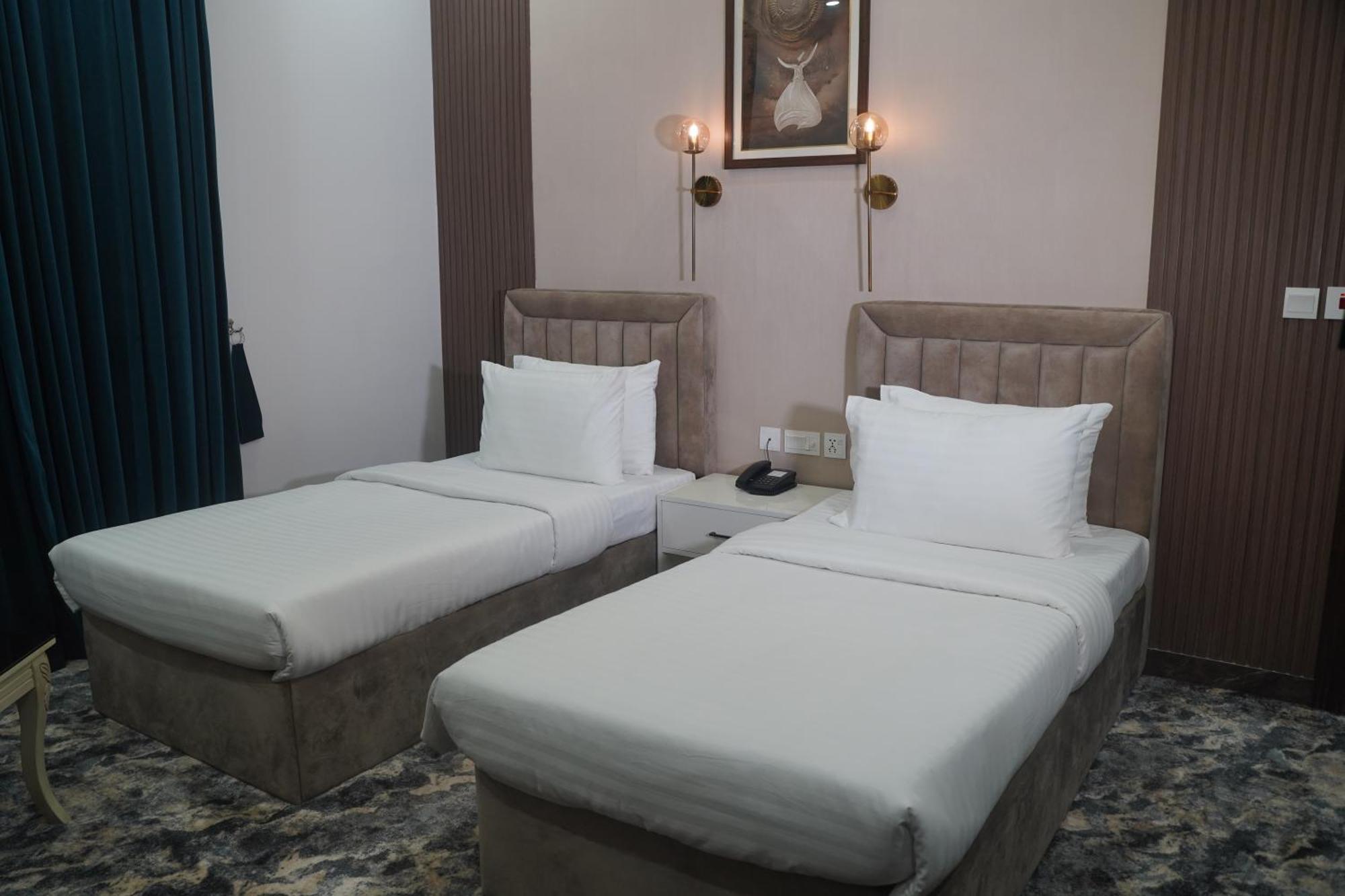Swarg Hotel Sahiwal Kültér fotó